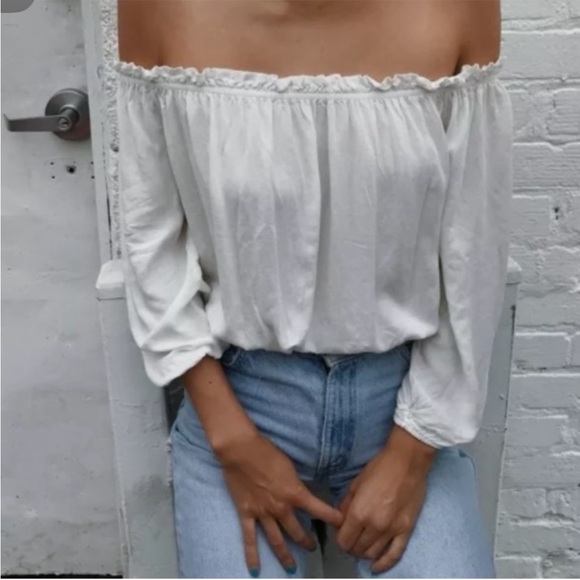 Brandy Melville off the shoulder top bundle - Picture 2 of 8